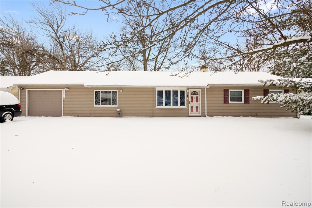 21510 Remick Drive, Clinton Township, MI 48036