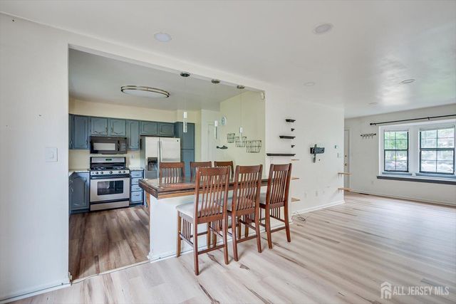 503 Timber Oaks Road, Edison, NJ 08820