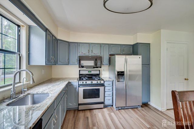 503 Timber Oaks Road, Edison, NJ 08820