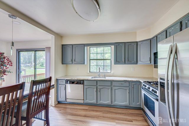 503 Timber Oaks Road, Edison, NJ 08820