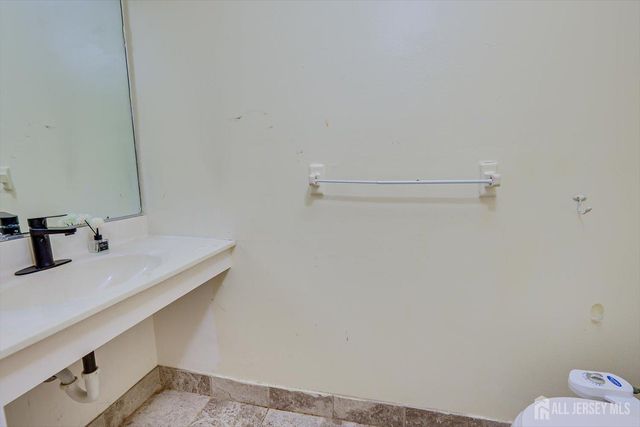 503 Timber Oaks Road, Edison, NJ 08820