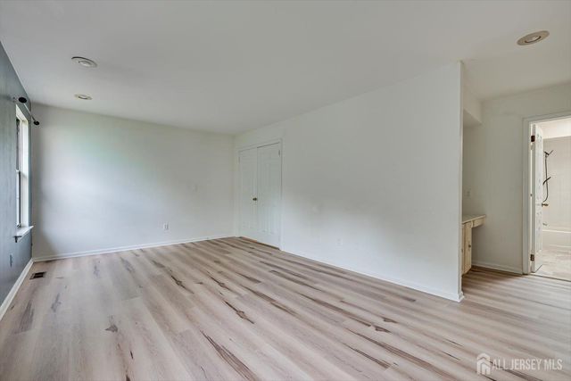 503 Timber Oaks Road, Edison, NJ 08820