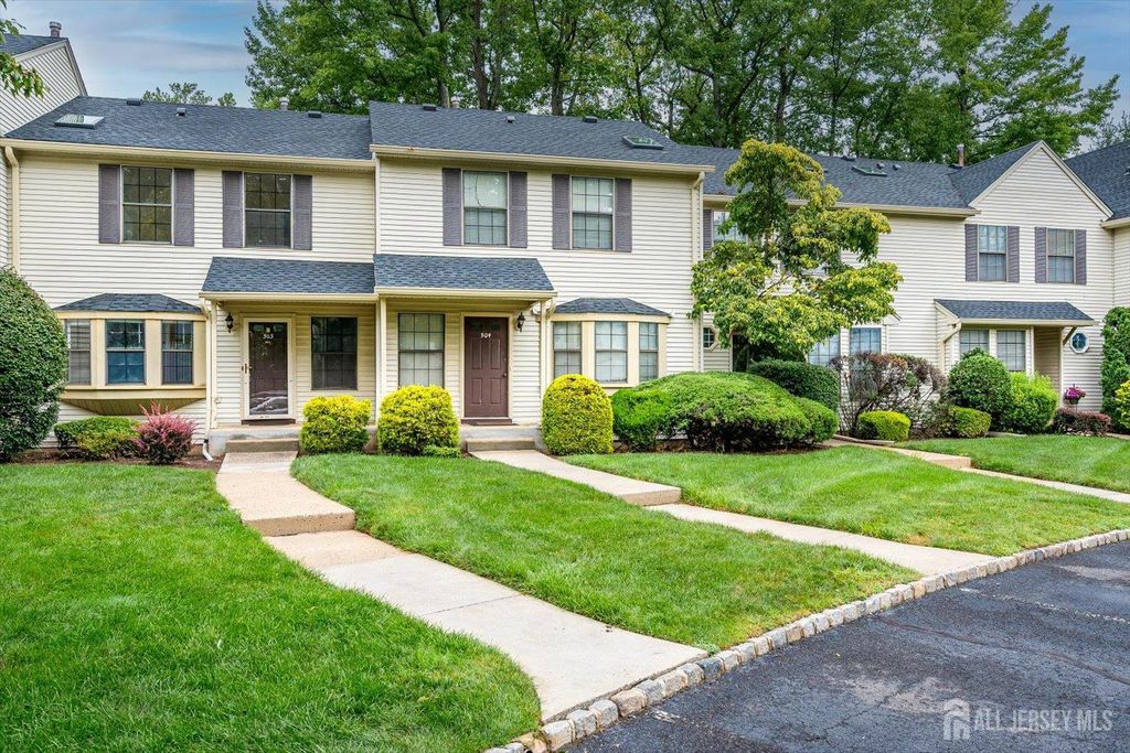 503 Timber Oaks Road, Edison, NJ 08820