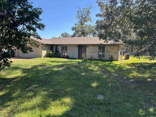 1601 Rainbow Dr, White Hall, AR 71602