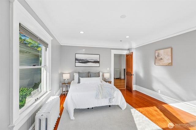 5260 16th Avenue NE, Seattle, WA 98105