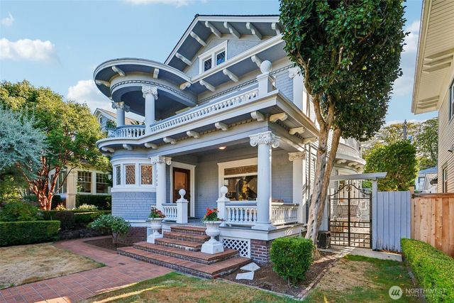 5260 16th Avenue NE, Seattle, WA 98105
