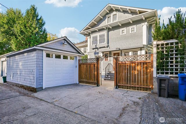 5260 16th Avenue NE, Seattle, WA 98105