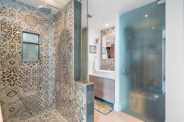 1040 Biscayne Blvd 3607, Miami, FL 33132