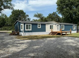 218 W 82nd St S, Haysville, KS 67060