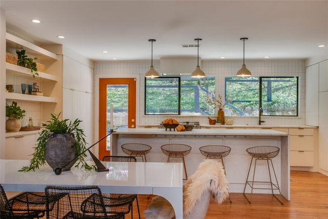 406 S Ravinia Drive, Dallas, TX 75211