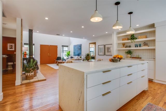 406 S Ravinia Drive, Dallas, TX 75211