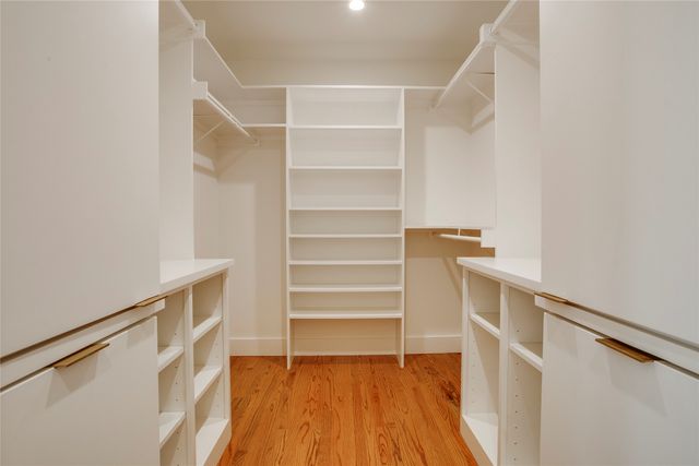 406 S Ravinia Drive, Dallas, TX 75211