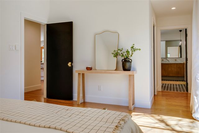 406 S Ravinia Drive, Dallas, TX 75211