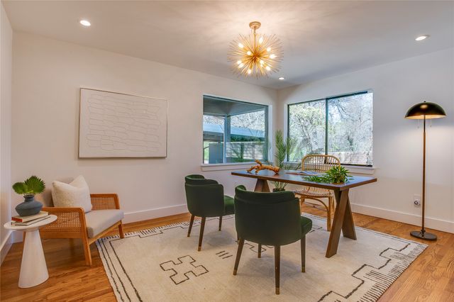 406 S Ravinia Drive, Dallas, TX 75211