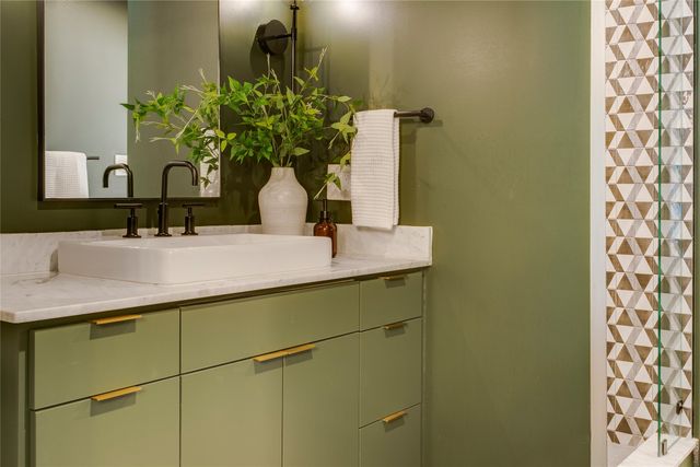 406 S Ravinia Drive, Dallas, TX 75211