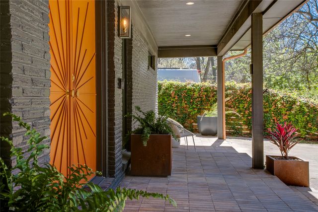 406 S Ravinia Drive, Dallas, TX 75211