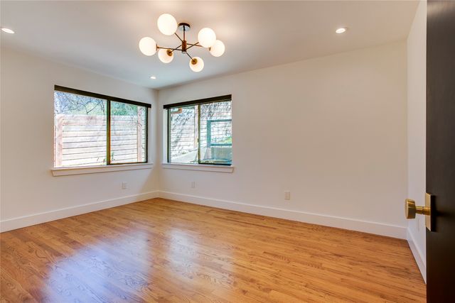 406 S Ravinia Drive, Dallas, TX 75211