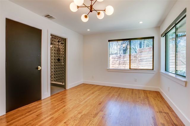 406 S Ravinia Drive, Dallas, TX 75211