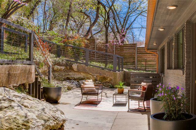 406 S Ravinia Drive, Dallas, TX 75211