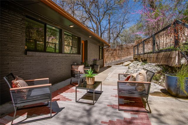 406 S Ravinia Drive, Dallas, TX 75211