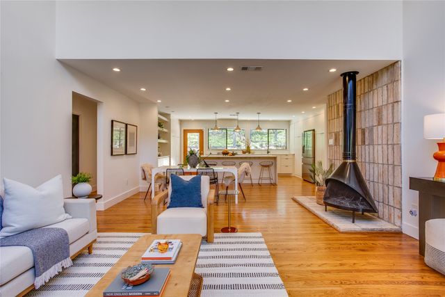 406 S Ravinia Drive, Dallas, TX 75211