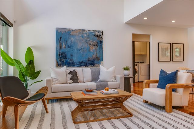 406 S Ravinia Drive, Dallas, TX 75211