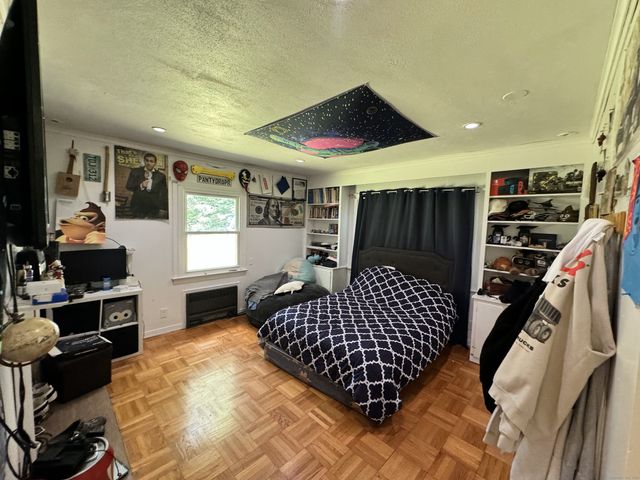 170 Hunter Drive, West Hartford, CT 06107