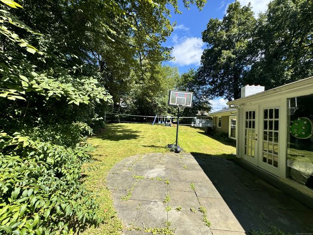 170 Hunter Drive, West Hartford, CT 06107