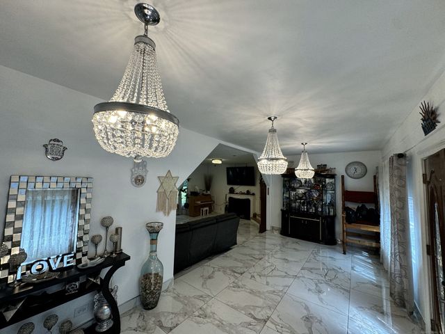 170 Hunter Drive, West Hartford, CT 06107