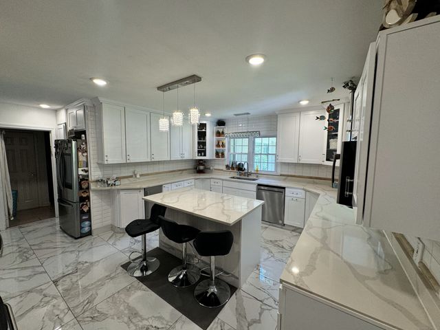 170 Hunter Drive, West Hartford, CT 06107