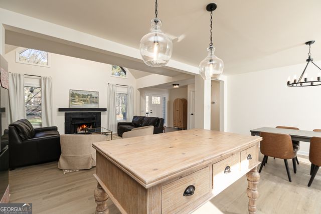 305 Mariner Circle, Woodstock, GA 30189