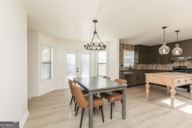 305 Mariner Circle, Woodstock, GA 30189