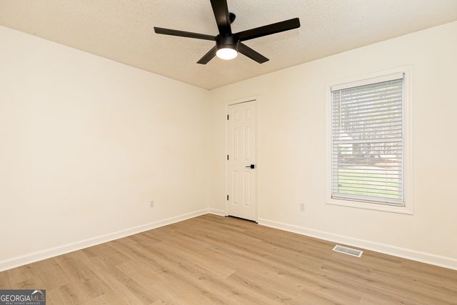 305 Mariner Circle, Woodstock, GA 30189