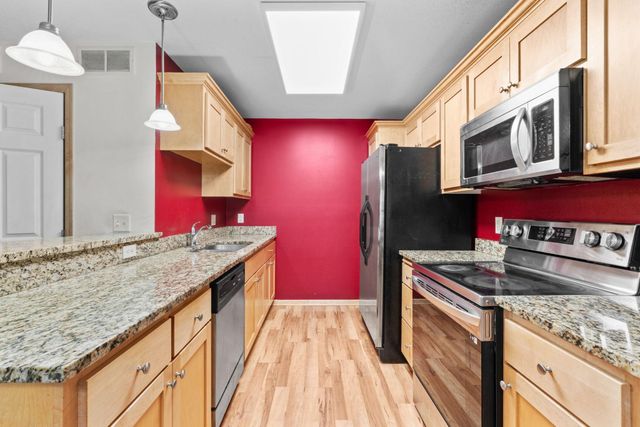 1883 Garden Way, Saint Paul, MN 55119