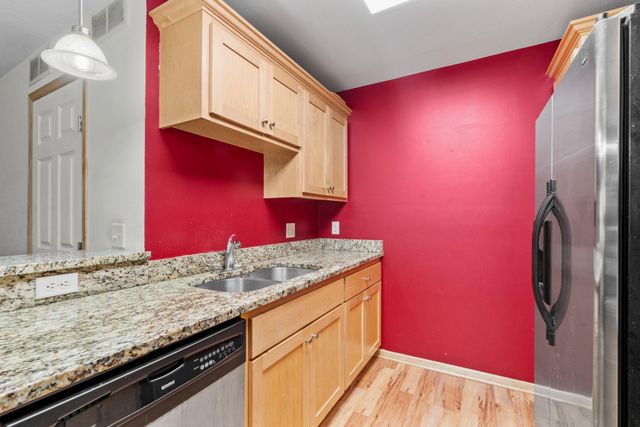 1883 Garden Way, Saint Paul, MN 55119