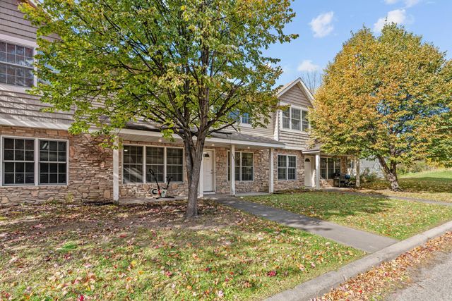 1883 Garden Way, Saint Paul, MN 55119