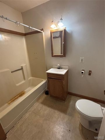 518 W Harris Avenue A-D, Greenville, IL 62246