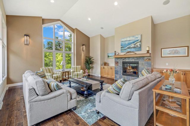 1460 Geneva Club DRIVE, Lake Geneva, WI 53147