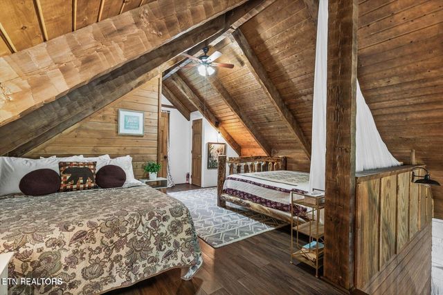 4065 Hickory Hollow Way, Sevierville, TN 37862