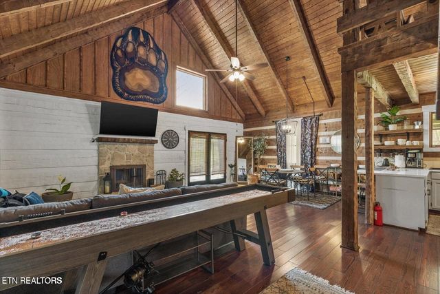 4065 Hickory Hollow Way, Sevierville, TN 37862