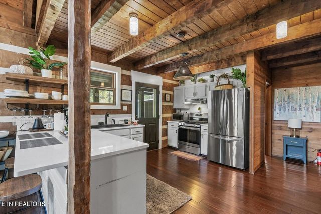 4065 Hickory Hollow Way, Sevierville, TN 37862