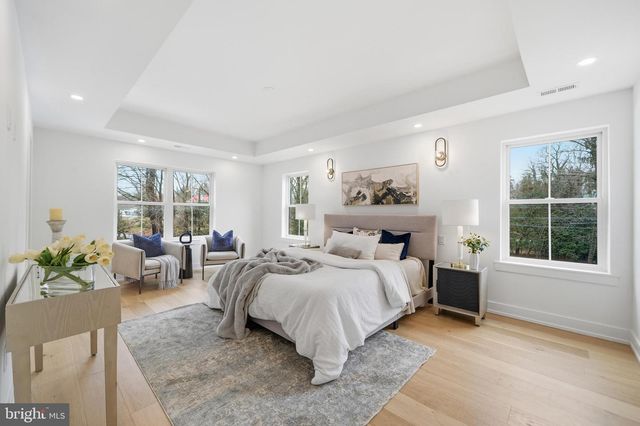 10 CHURCHVILLE LN, Churchville, PA 18966