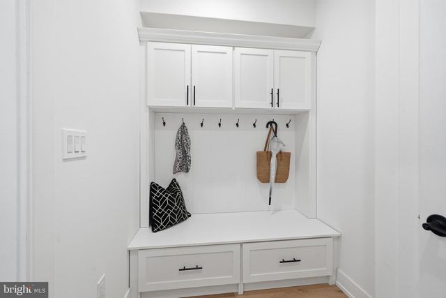 10 CHURCHVILLE LN, Churchville, PA 18966