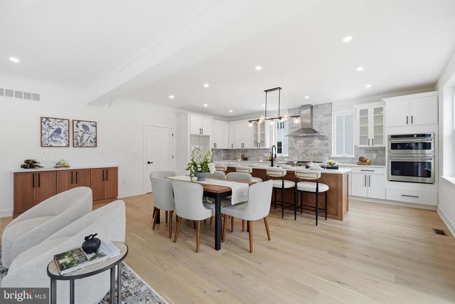 10 CHURCHVILLE LN, Churchville, PA 18966