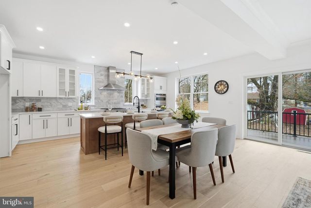 10 CHURCHVILLE LN, Churchville, PA 18966