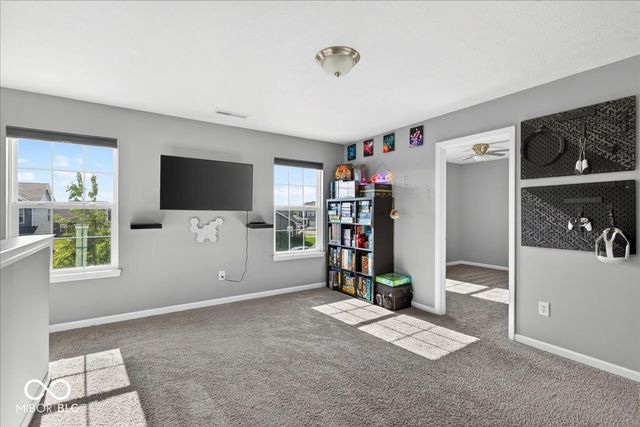 275 Longleaf Lane, Greenfield, IN 46140