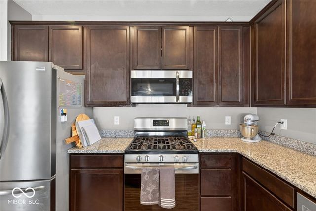275 Longleaf Lane, Greenfield, IN 46140