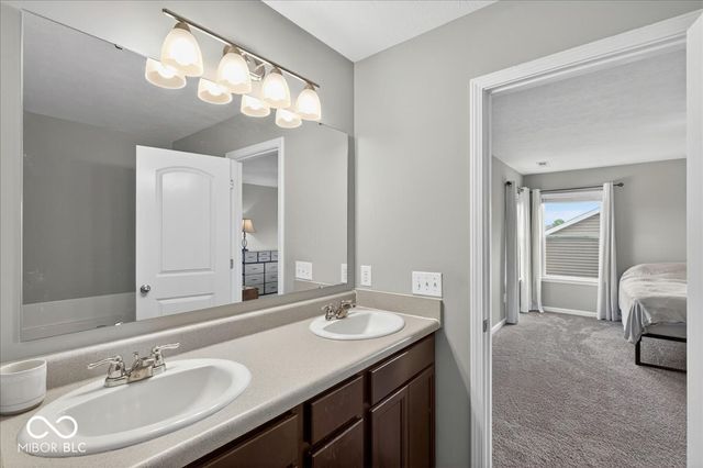 275 Longleaf Lane, Greenfield, IN 46140