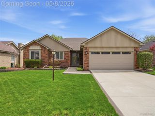 1669 Treeside Drive, Rochester Hills, MI 48307