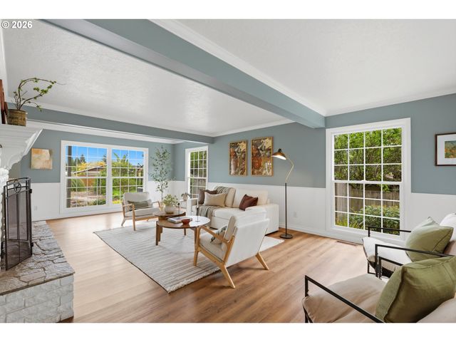 10055 Sw INEZ St, Portland, OR 97224
